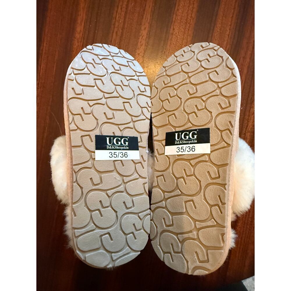 UGG Scuffette Sand Women’s EU 35–36 US 5.5 NWOB Shearling Slippers - Picture 3 of 7